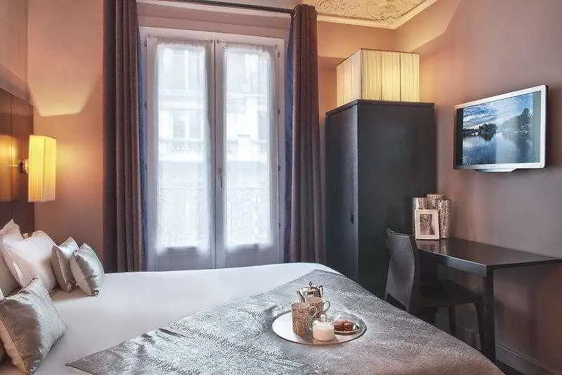 Elysees Hotel