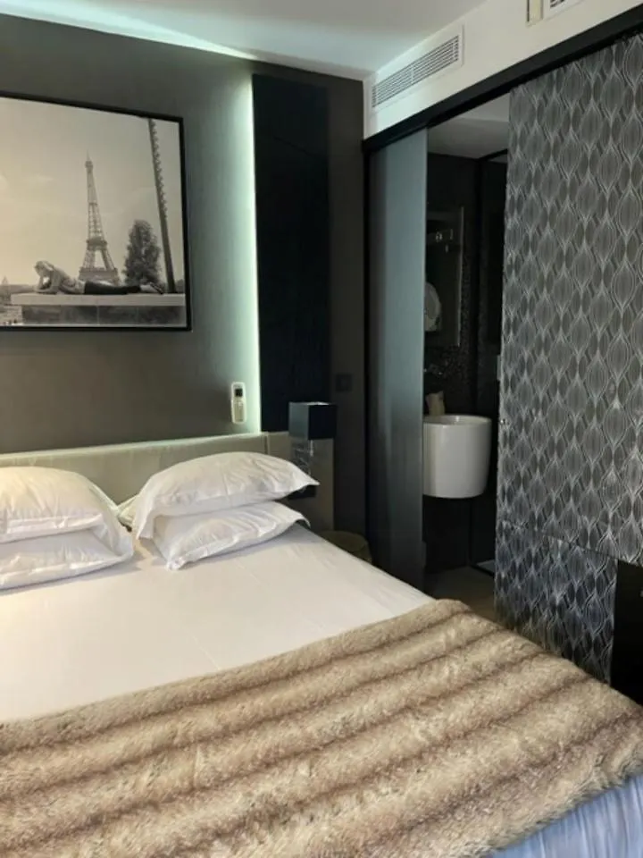 Elysees 3* Paris