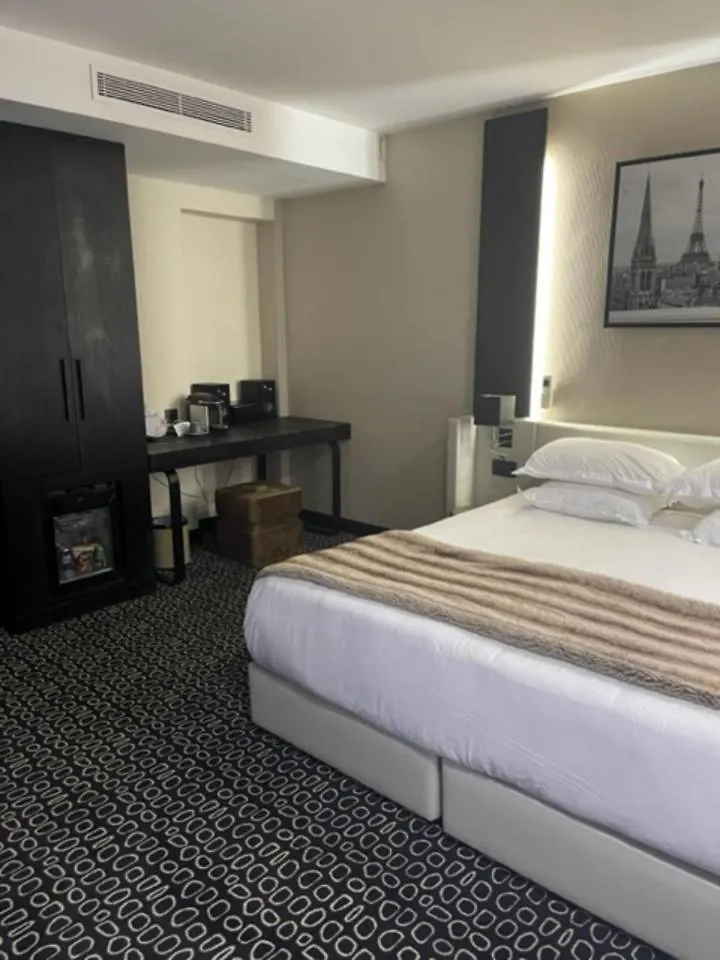 Отель Elysees 3*