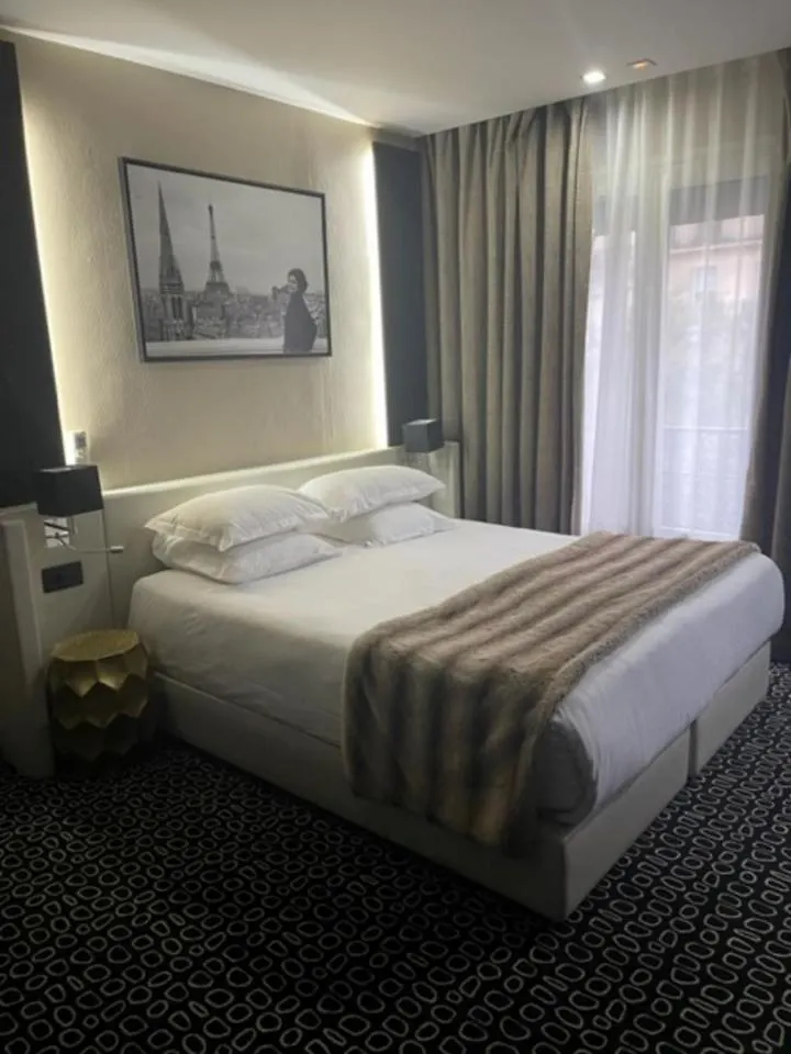 Elysées Paris